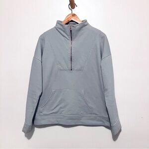 Balance Collection Stylish Blue Sweatshirt With Rise Gold Zipper